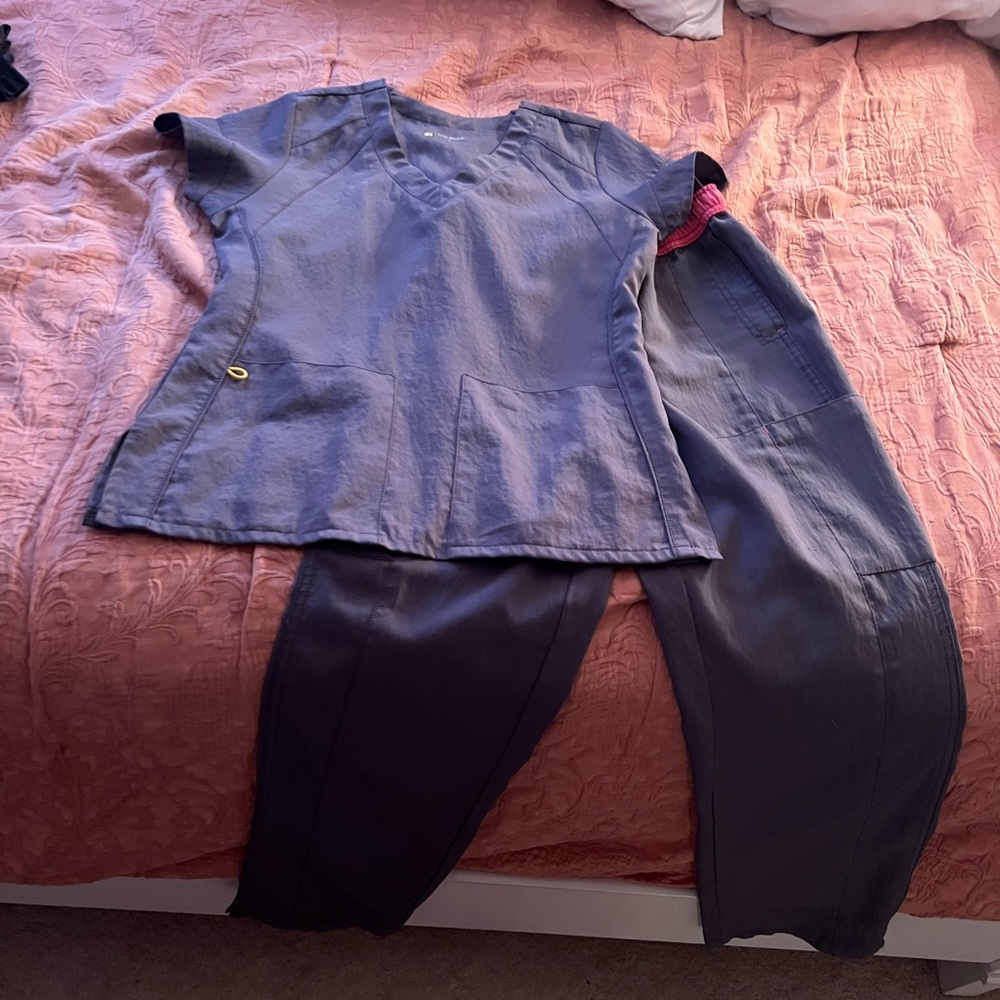 WonderWink Gray Medical Scrub Top & Bottom Set